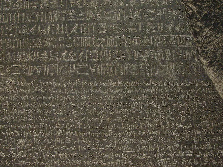 Что говорит Розеттский камень?