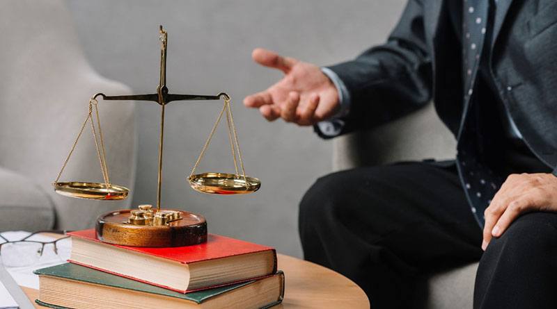 В чем разница между юристом и адвокатом